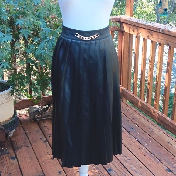 NWT Cider Knife Pleated Faux Leather Skirt With Chain. Whimsical Goth. Baddie - Picture 1 of 7